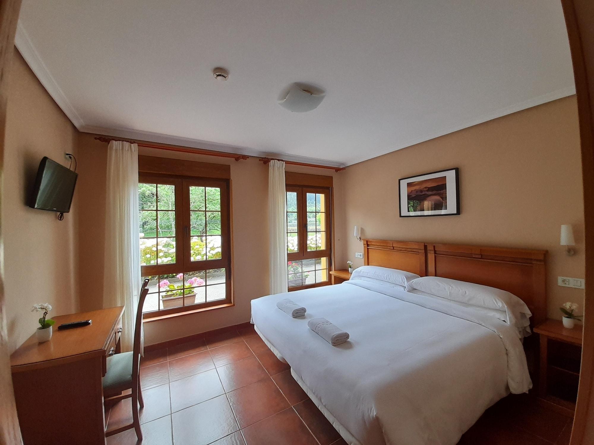 Hotel Pugide Llanes Exterior photo