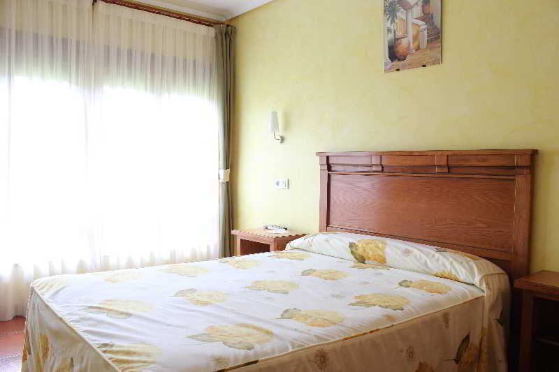 Hotel Pugide Llanes Exterior photo